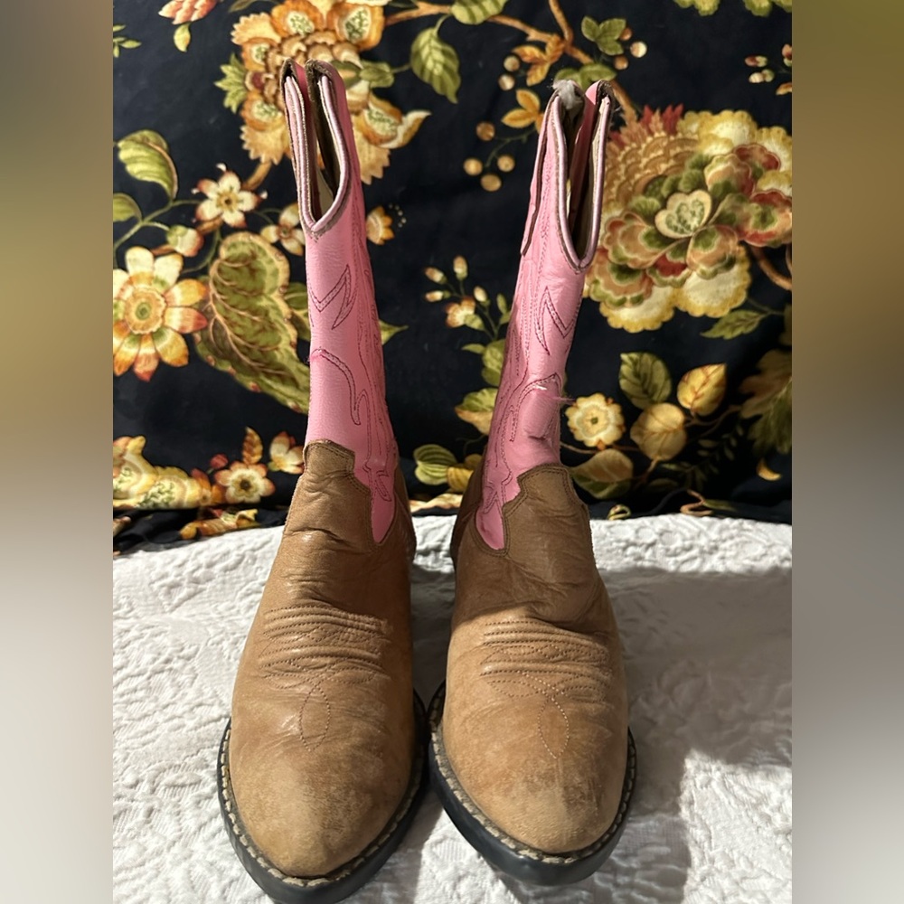 Old West boot size 1 1/2 pink & tan vey worn but well broken in
